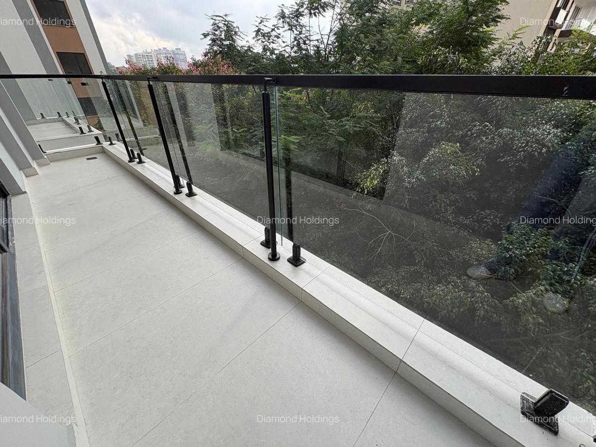 2 Bed Apartment with En Suite in Brookside - 3