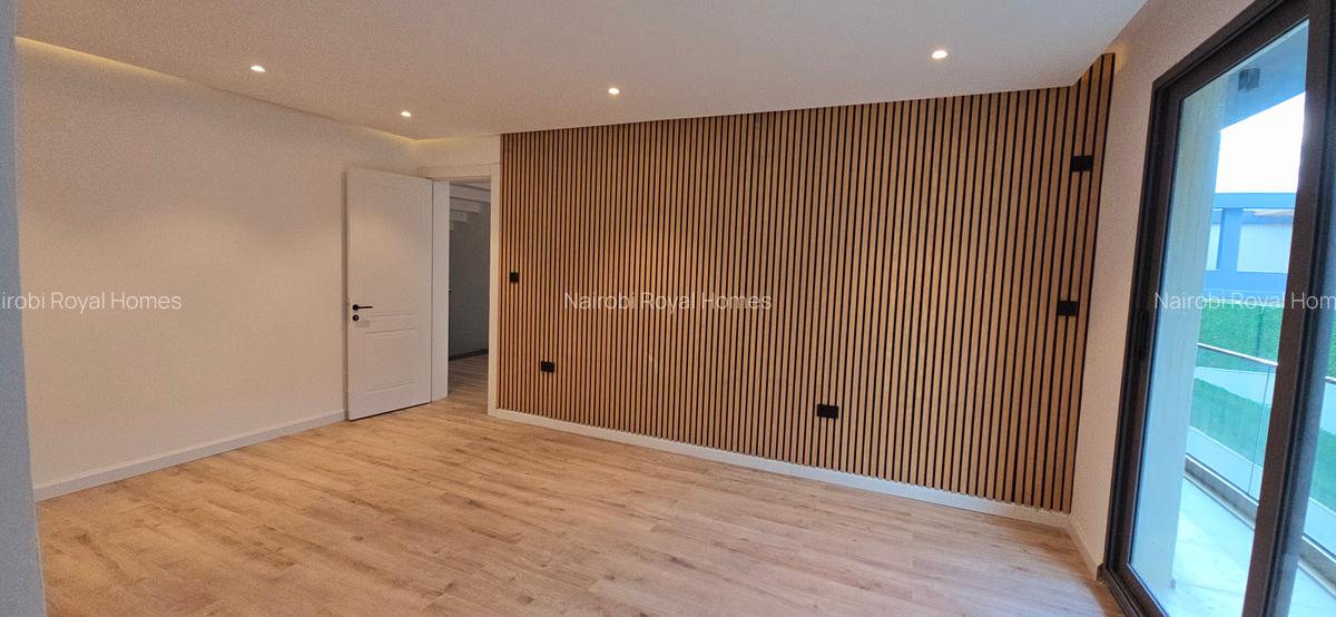 6 Bed Townhouse with En Suite at Lavington Green - 10