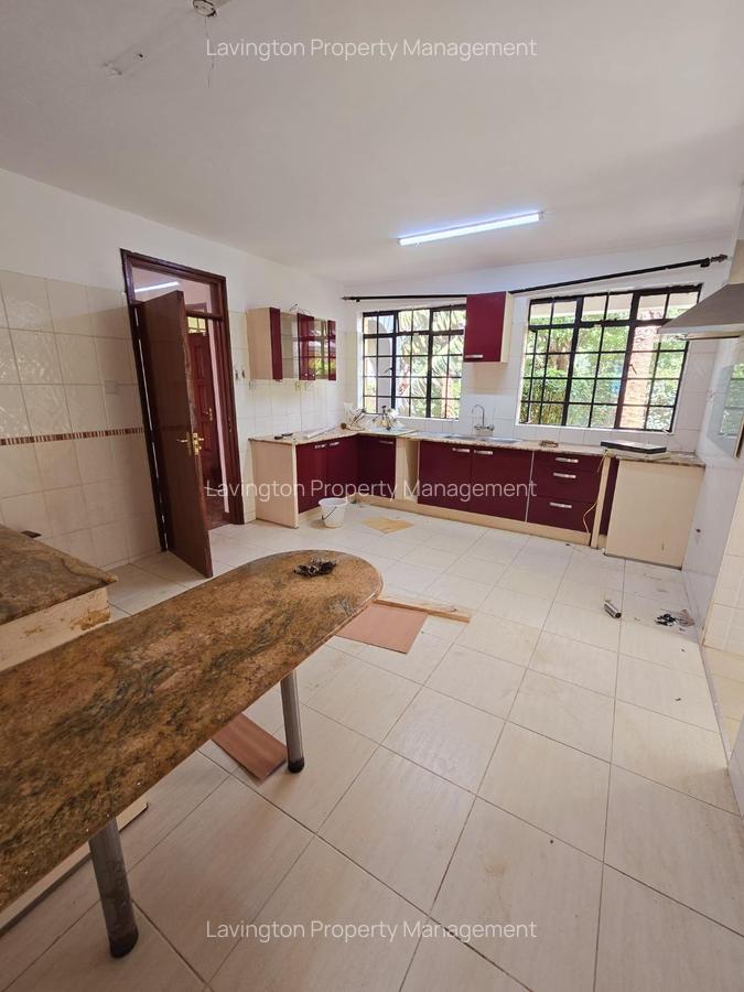 4 Bed Townhouse with En Suite at Lavington Green - 6