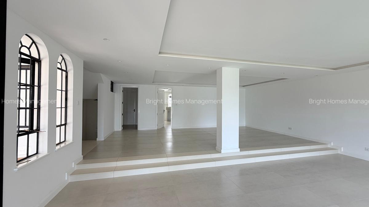 4 Bed Townhouse with En Suite in Westlands Area - 11