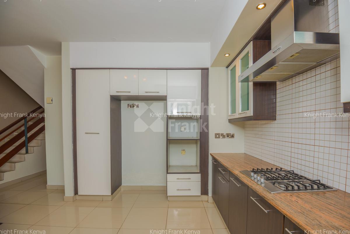 3 Bed Apartment with En Suite in Westlands Area - 5