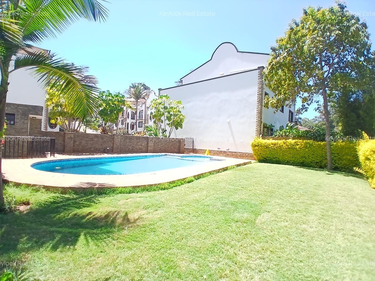 5 Bed Townhouse with En Suite at Gravelia Groove - 2