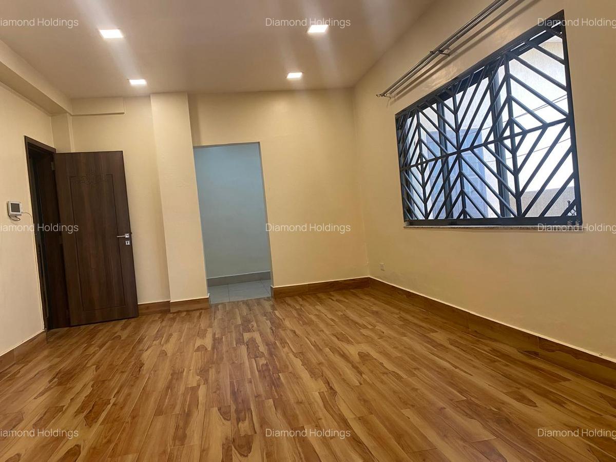 1 Bed Apartment with En Suite at Parklands - 2