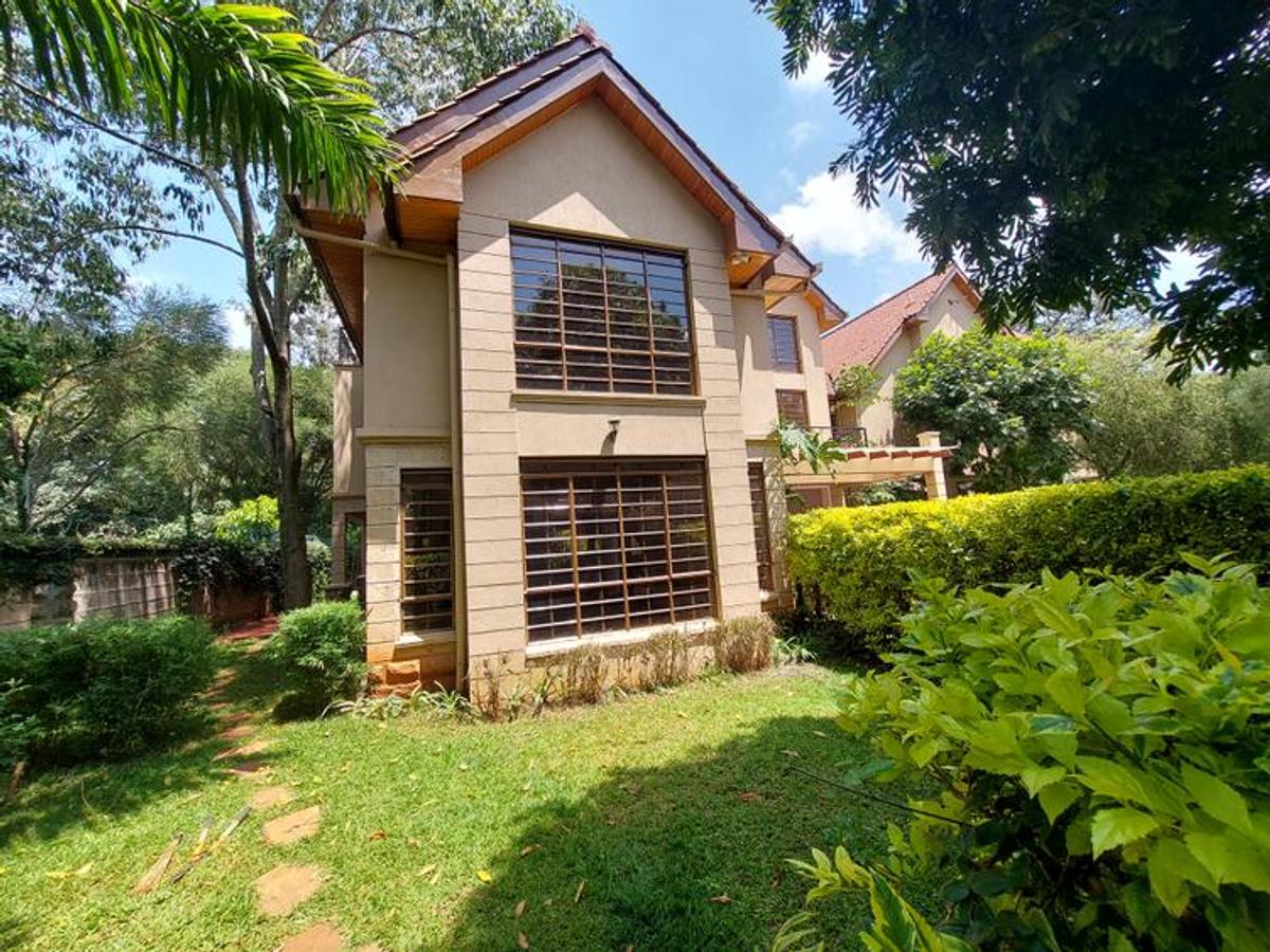 5 Bed Townhouse with En Suite at Lavington - 17