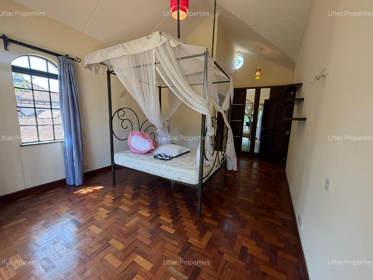 5 Bed Townhouse with En Suite in Runda - 19