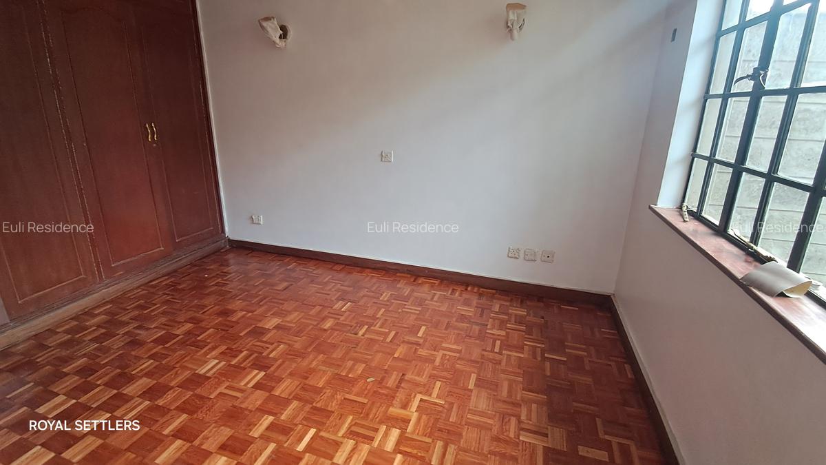 4 Bed Townhouse with En Suite at James Gichuru - 16