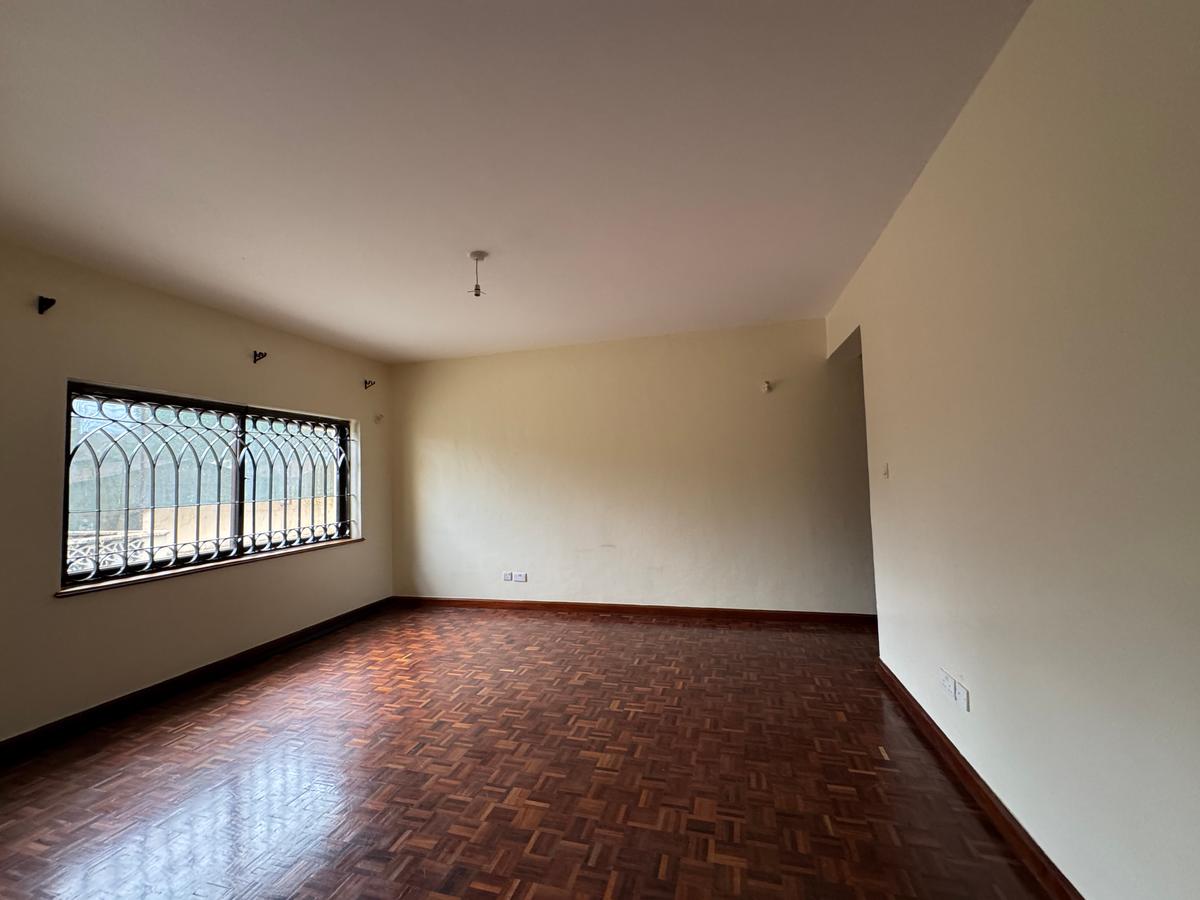 5 Bed Townhouse with En Suite in Lavington - 8