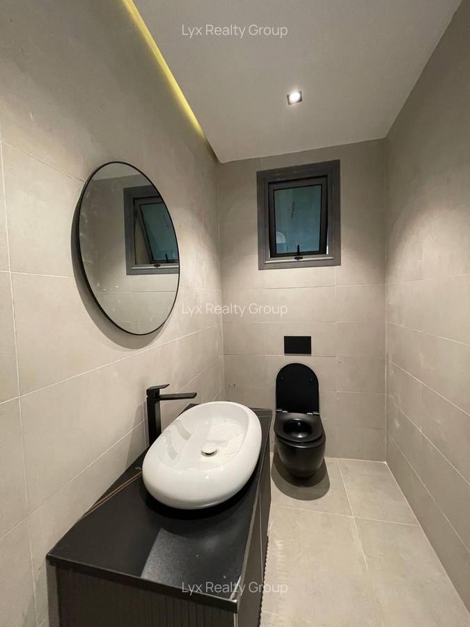 5 Bed Villa with En Suite in Lavington - 11