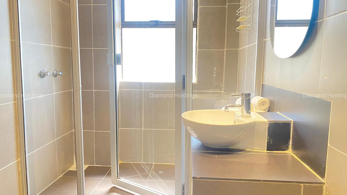 Serviced 2 Bed Apartment with En Suite at Brookside - 2