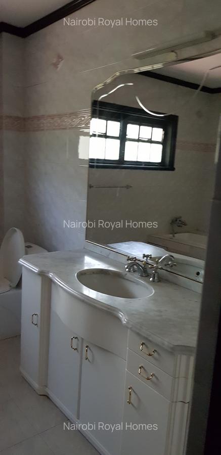 4 Bed Townhouse with En Suite at Riverside Drive - 19