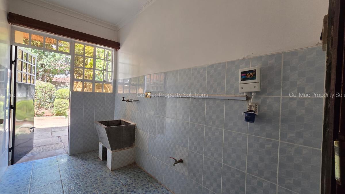 5 Bed House with Staff Quarters in Runda - 11