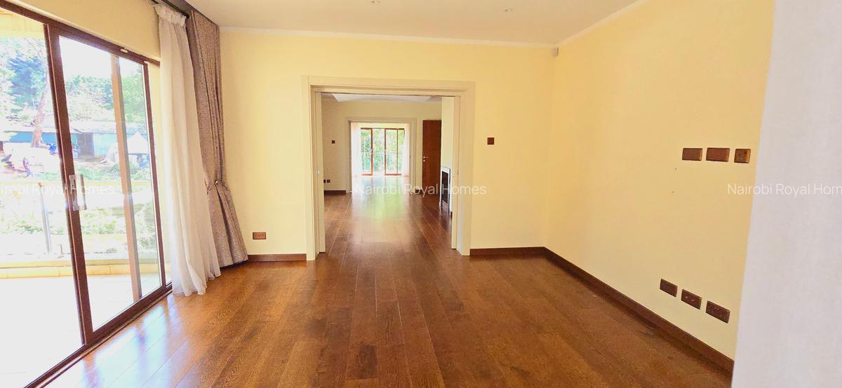 5 Bed Townhouse with En Suite at Lavington Green - 17