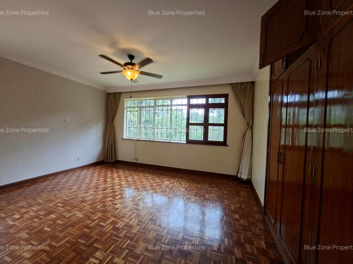 4 Bed House with En Suite at Off Mimosa Rd - 12