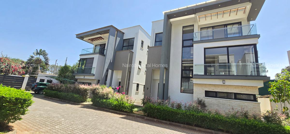 5 Bed Townhouse with En Suite at Lavington Green - 4