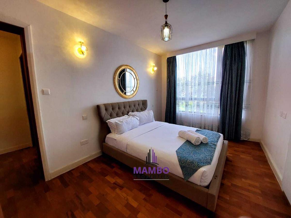 Serviced 2 Bed Apartment with En Suite at Dennis Pritt - 13