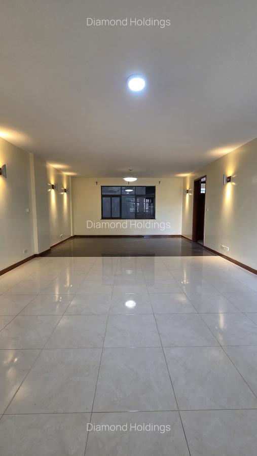 3 Bed Apartment with En Suite at Parklands - 9
