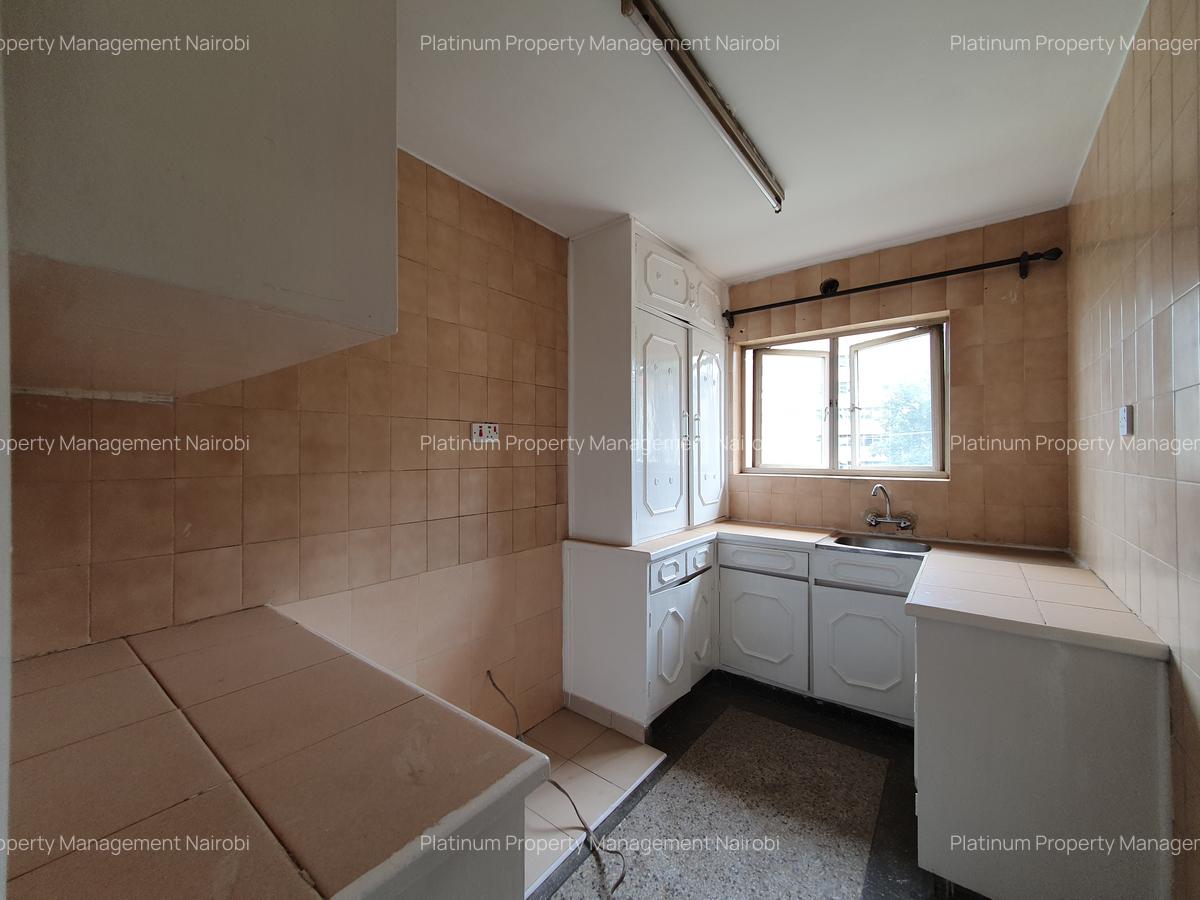 2 Bed Apartment with Parking at Parklands Rd - 4