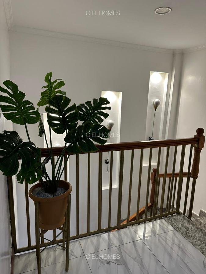 4 Bed Apartment with En Suite at Arwing Kodhek - 12