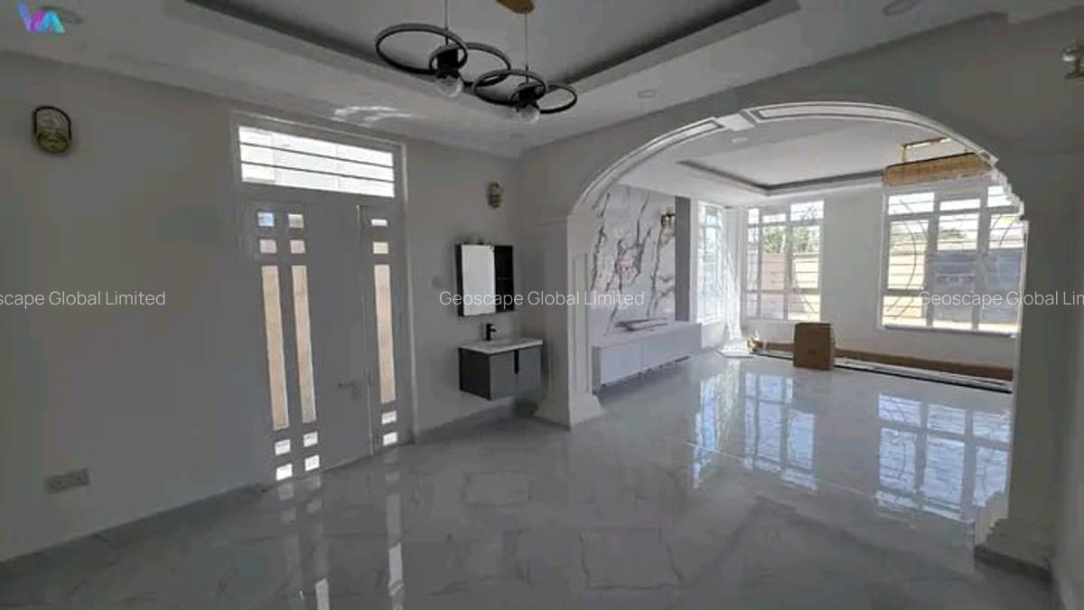 4 Bed Townhouse with En Suite in Kitengela - 2