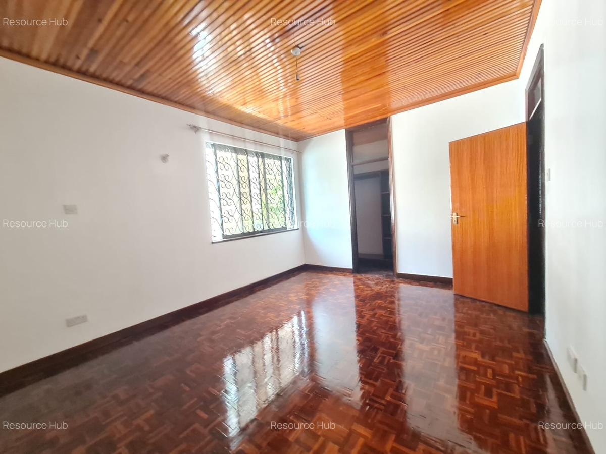 5 Bed Townhouse with En Suite at Off Argwings Kkodhek - 13