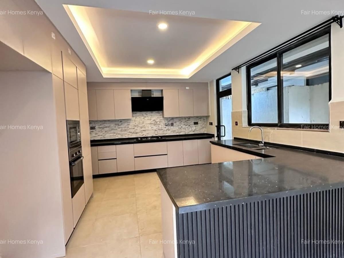 4 Bed Townhouse with En Suite at Lavington Green - 4