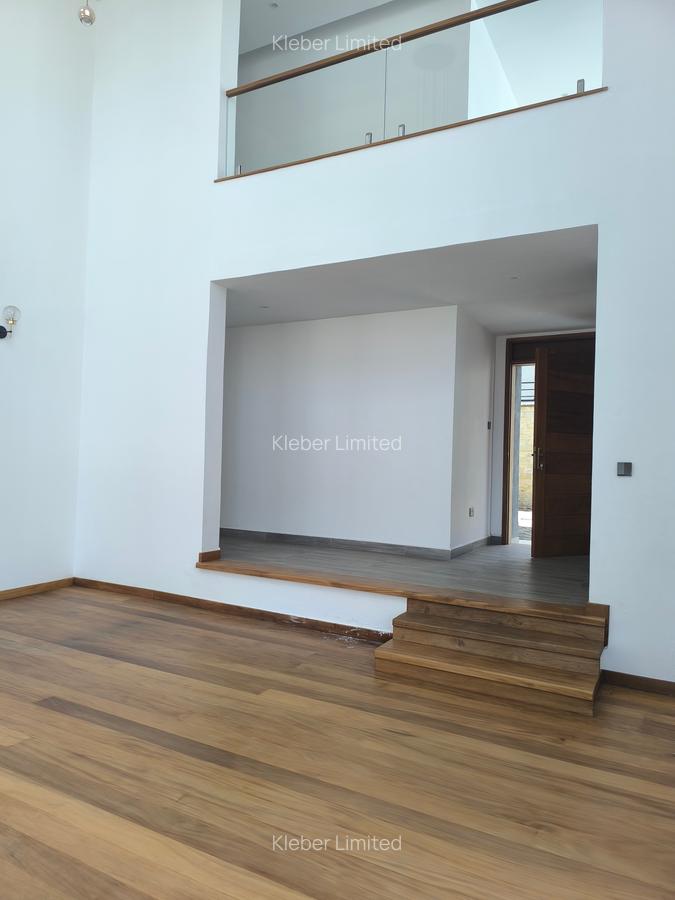 5 Bed Villa with En Suite in Lavington - 7