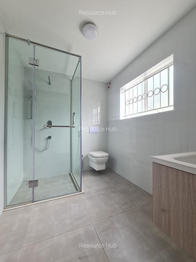 4 Bed House with En Suite at Runda - 18