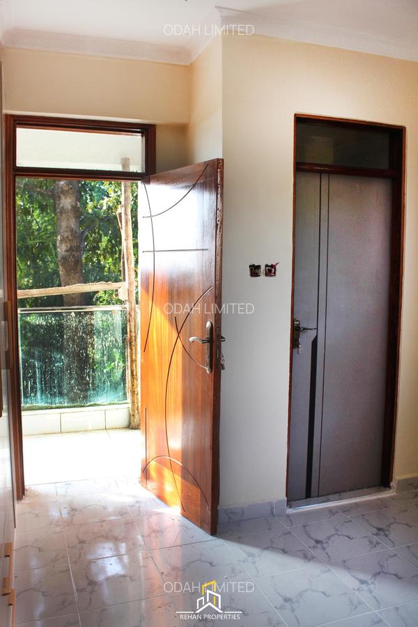 1 Bed Apartment with En Suite at Mombasa Area - 7