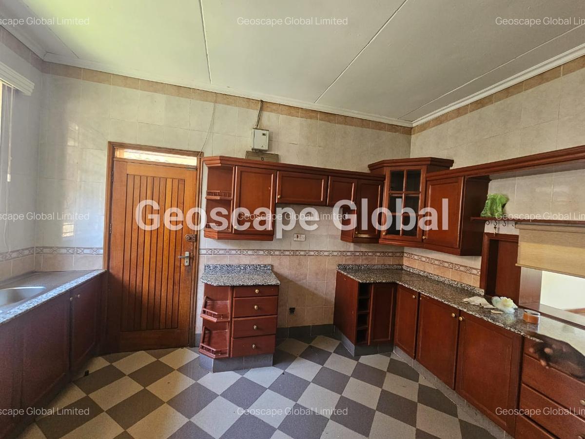 4 Bed House with En Suite in Thigiri - 10