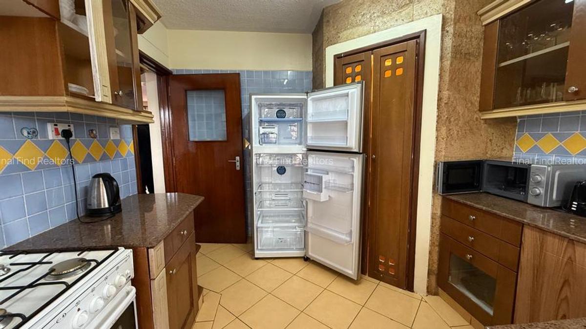 Serviced 2 Bed Apartment with Swimming Pool in Brookside - 4