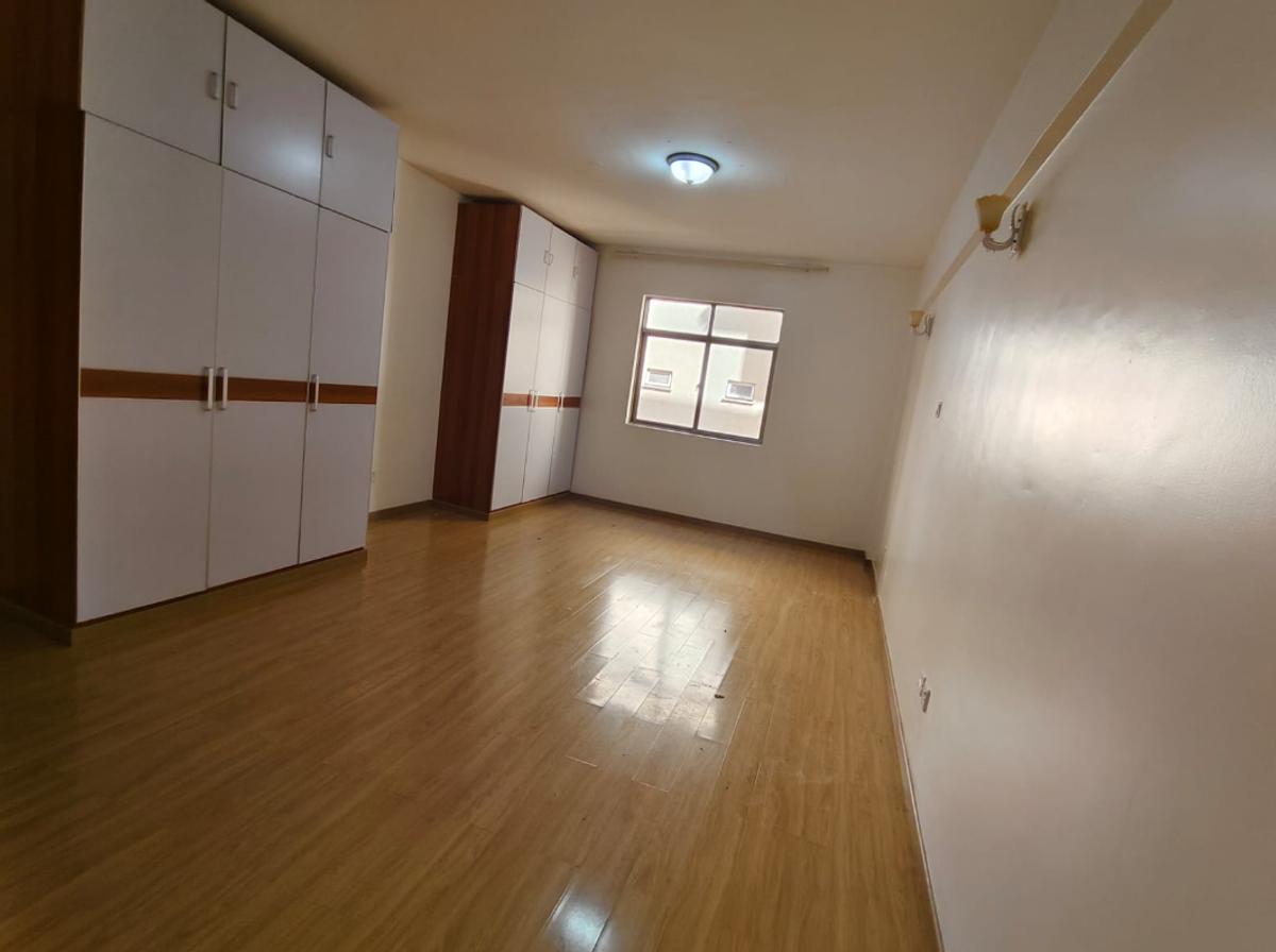 Serviced 3 Bed Apartment with Swimming Pool in Kilimani - 5
