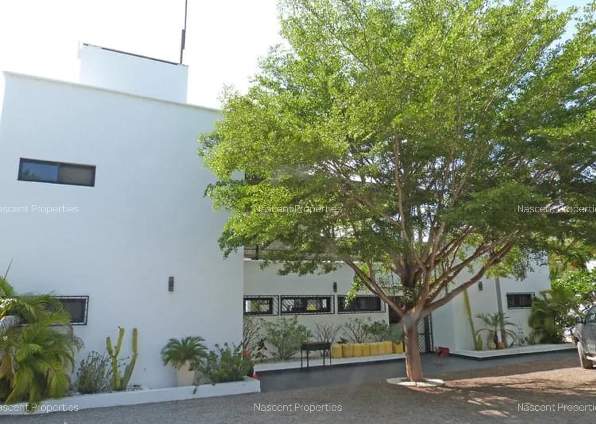 4 Bed House with En Suite in Watamu - 5