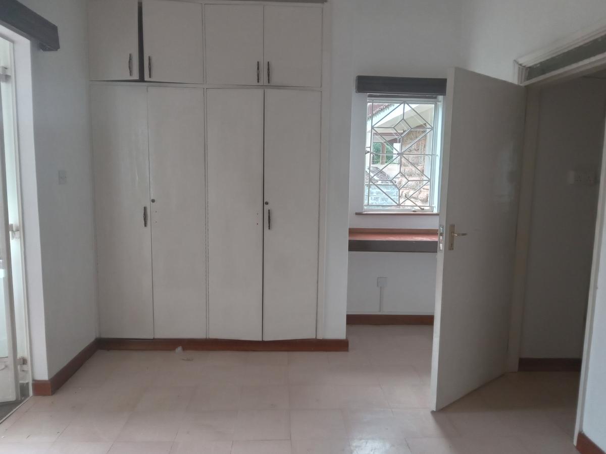 4 Bed House with En Suite at Nyari Area - 12