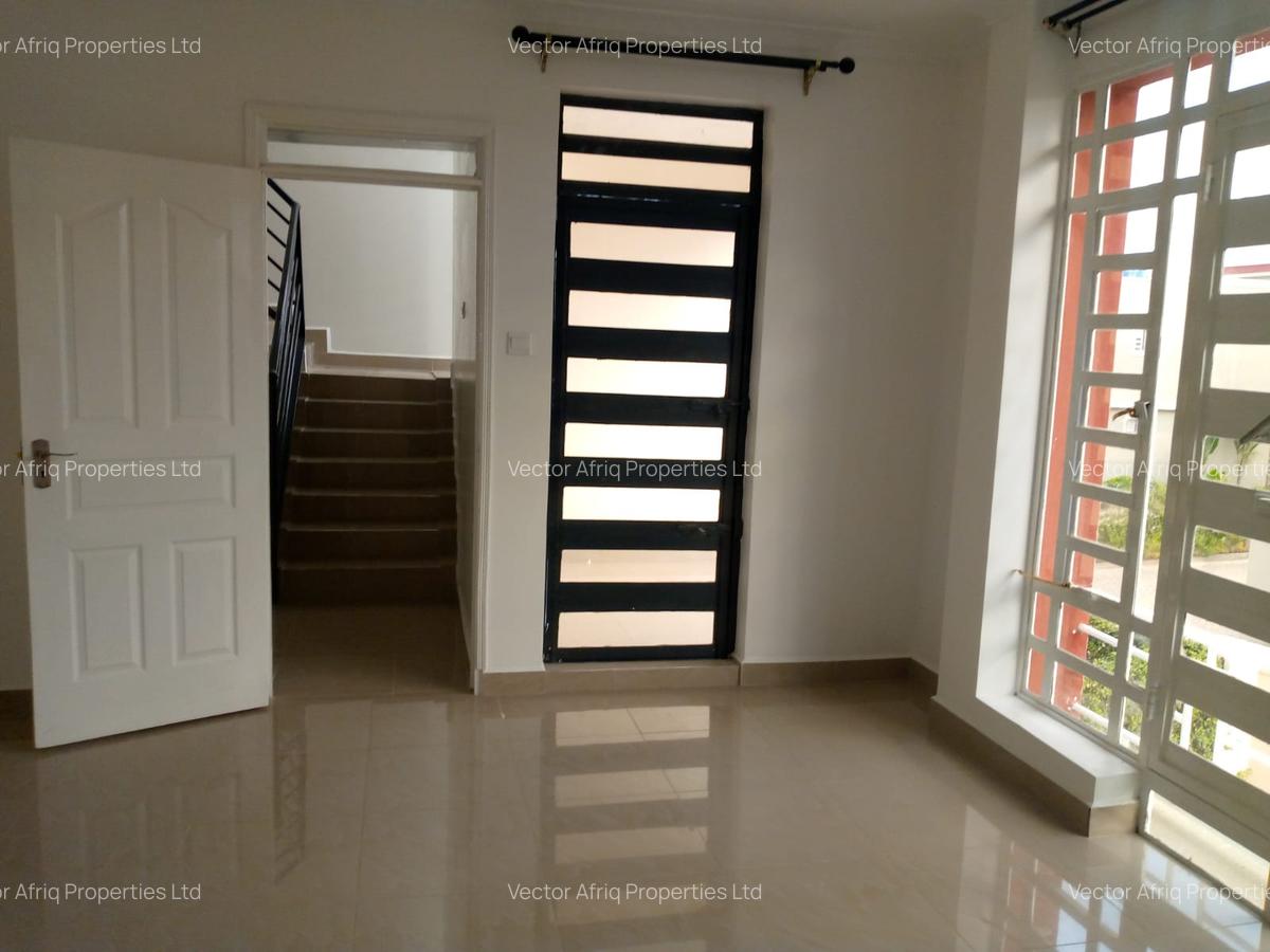 4 Bed Townhouse with En Suite in Kitengela - 15