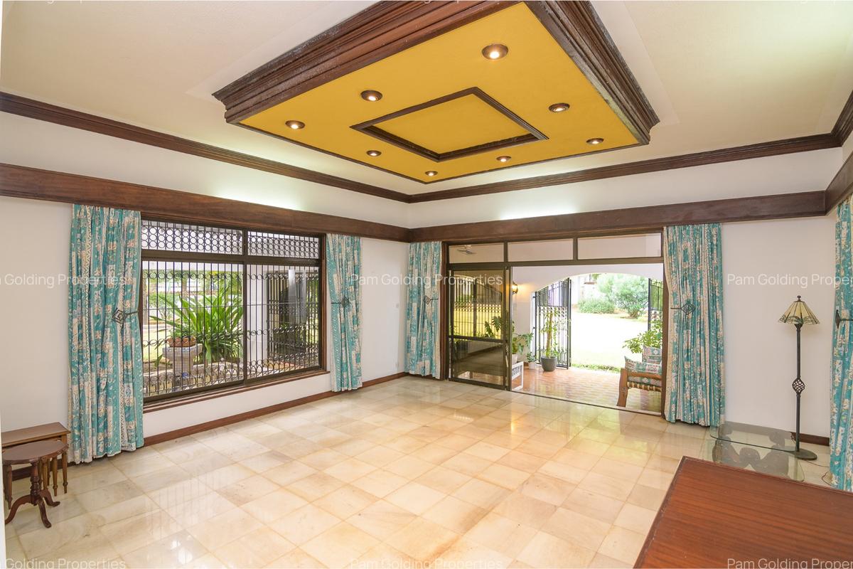 5 Bed House with En Suite in Nyali Area - 5