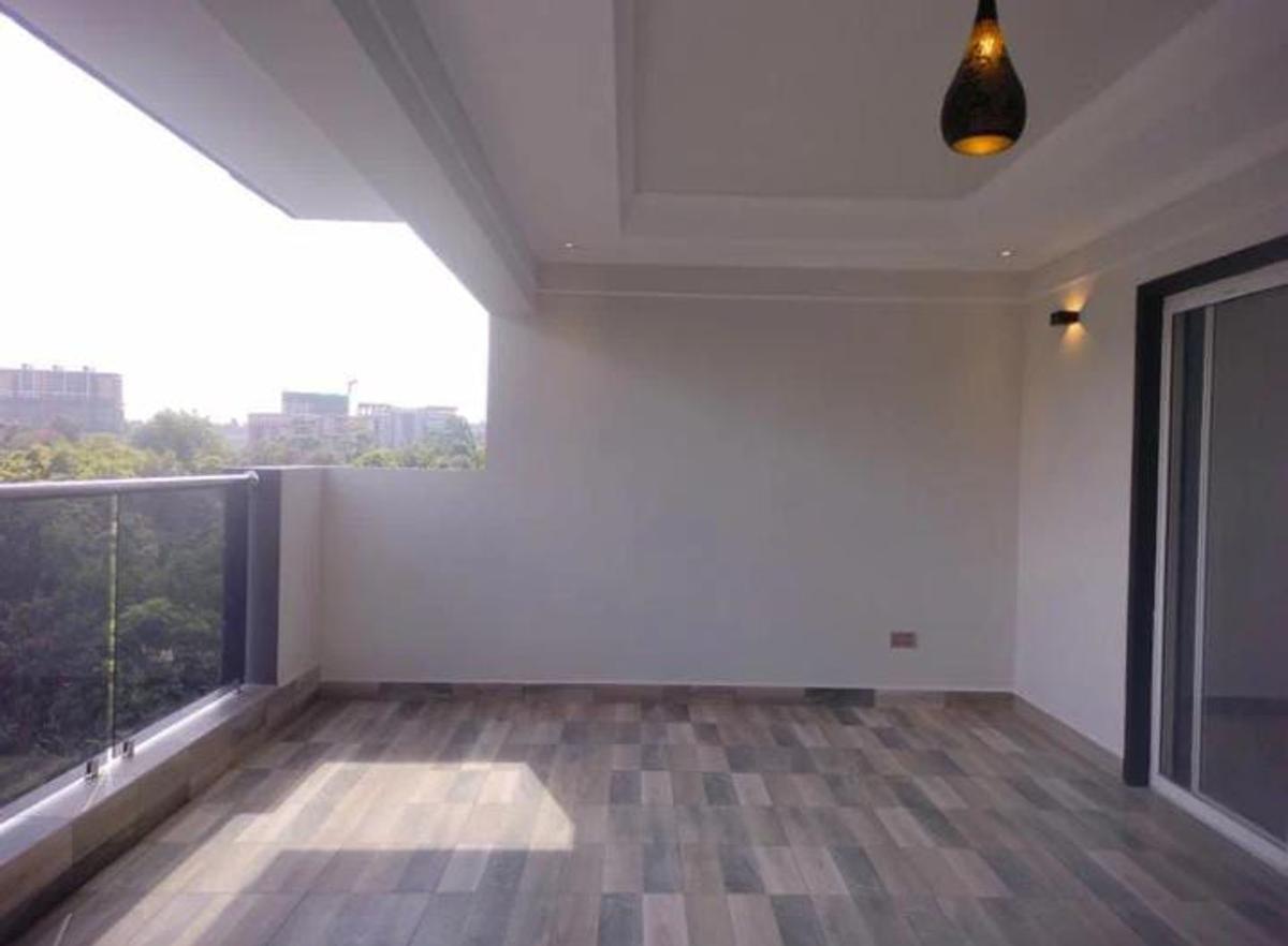 3 Bed Apartment with En Suite in Riverside - 4