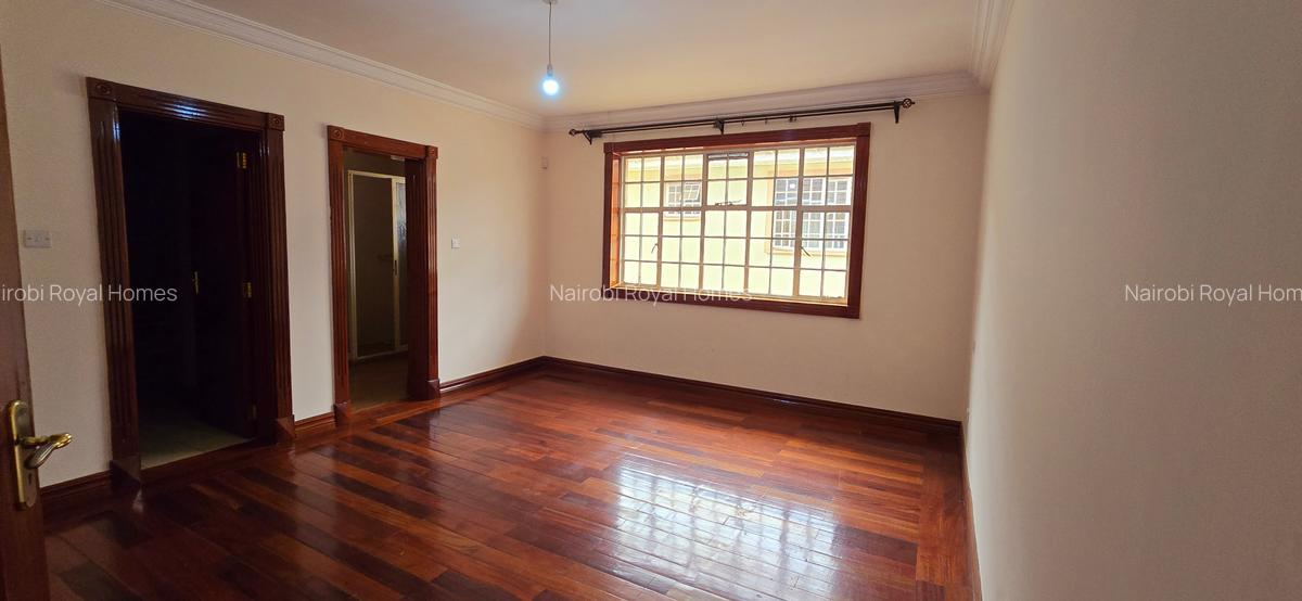 5 Bed Townhouse with En Suite at Lavington Green - 19