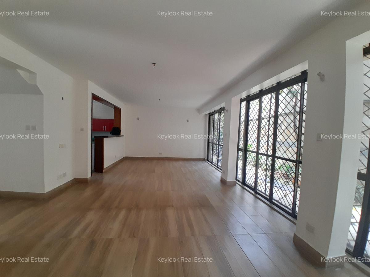 5 Bed Townhouse with En Suite at Lavington - 18