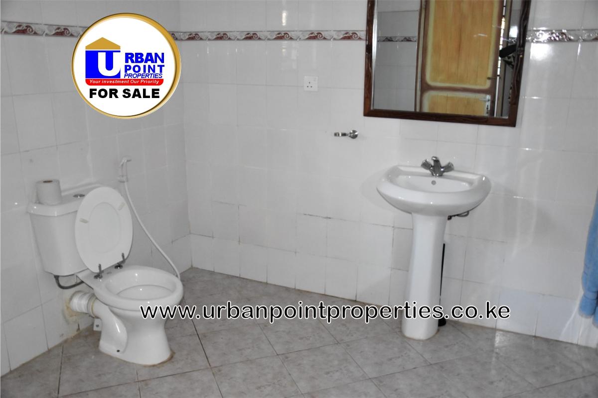 6 Bed House with En Suite in Watamu - 7