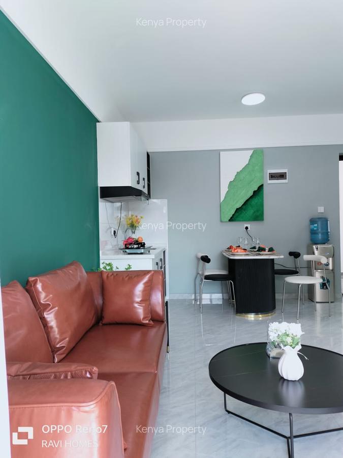 Studio Apartment with Swimming Pool at Wanyee Rd - 9