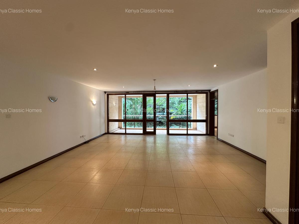 3 Bed Apartment with En Suite at Riverside - 2