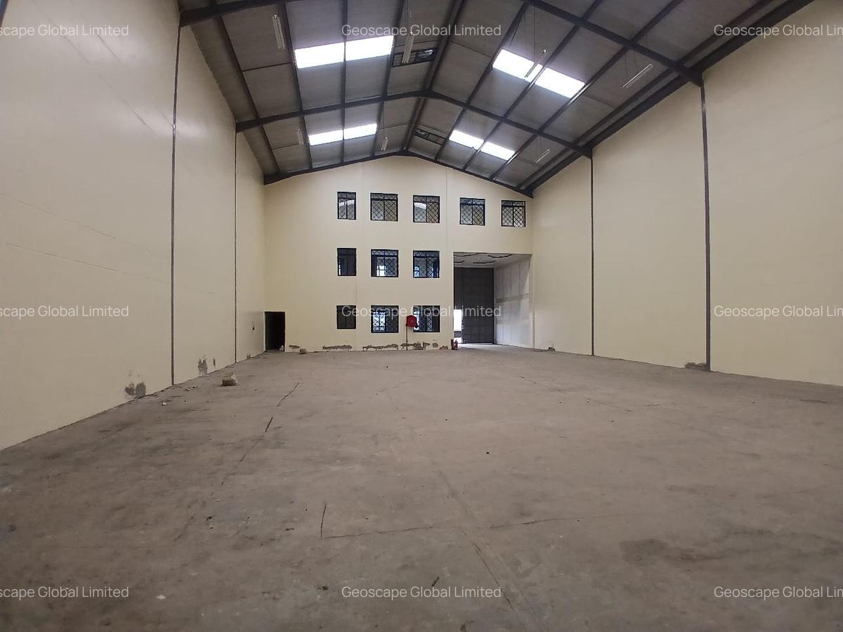 6,500 ft² Warehouse with Backup Generator in Industrial Area - 11