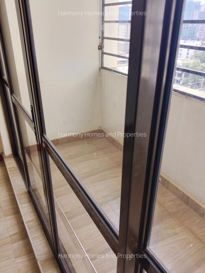 3 Bed Apartment with En Suite at Parklands Road - 8