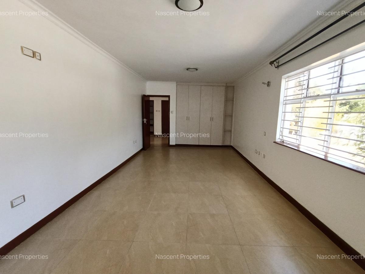 4 Bed House with En Suite in Runda - 17