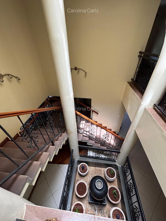 5 Bed House with En Suite in Runda - 7