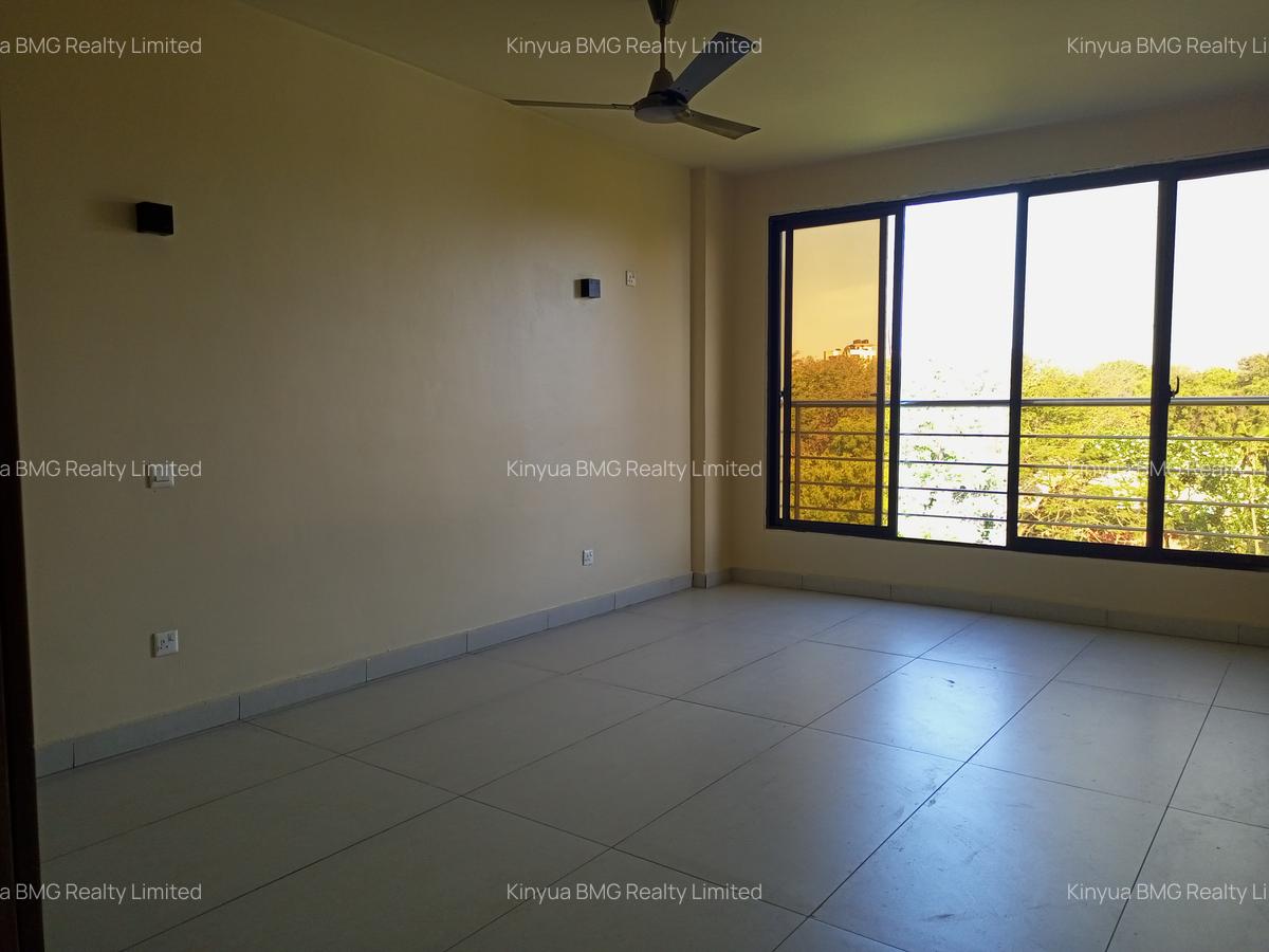 Serviced 4 Bed Apartment with En Suite at Beach Road - 1