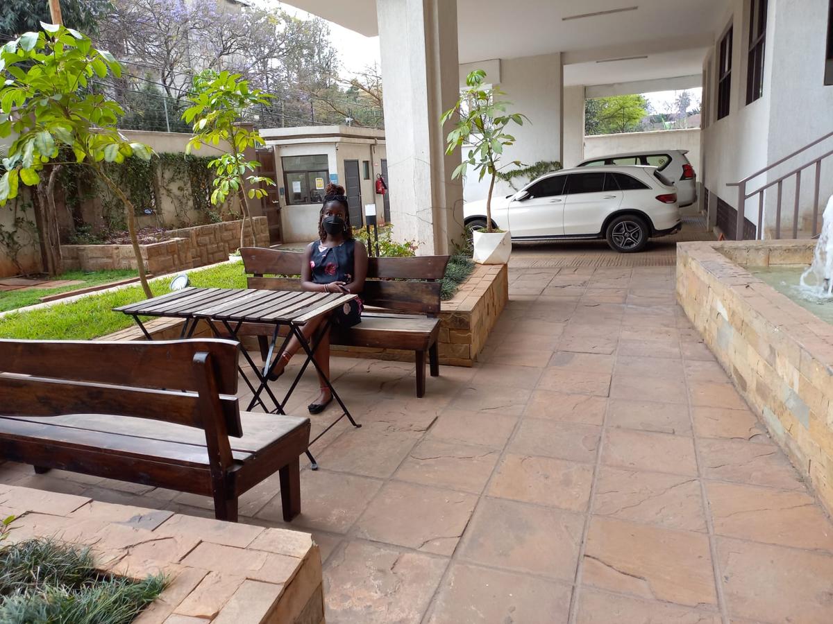 5 Bed Townhouse with En Suite in Lavington - 6