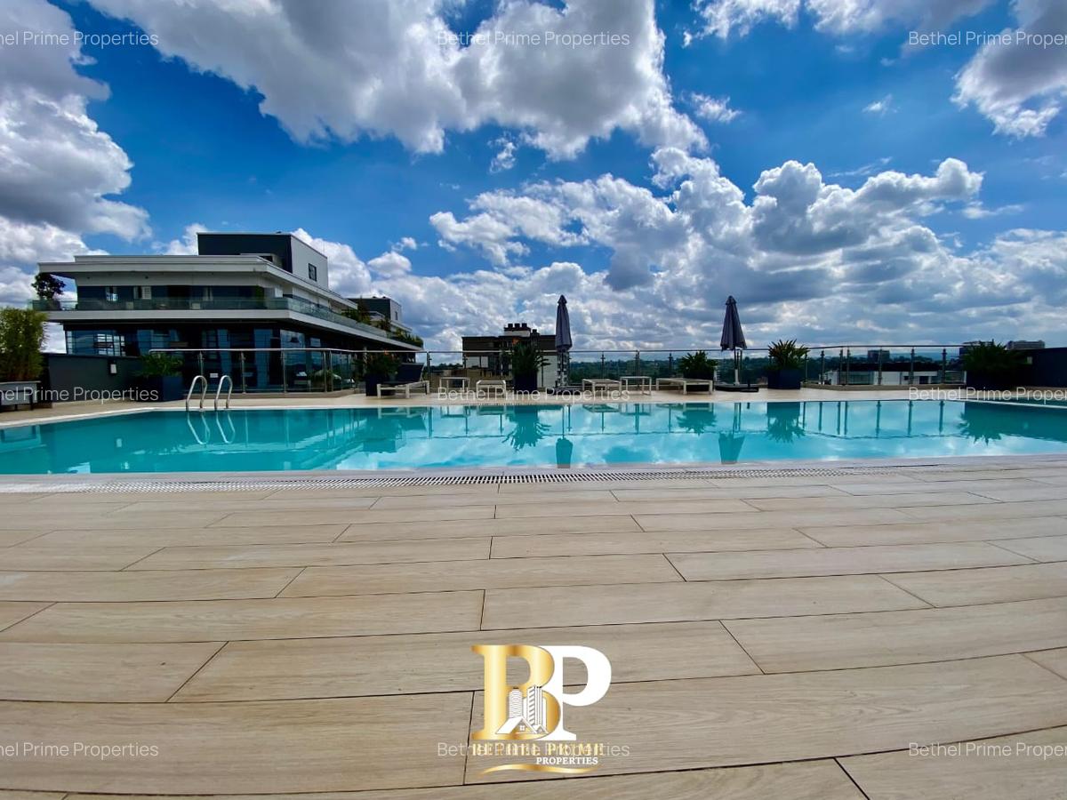 3 Bed Apartment with En Suite in Riverside - 1