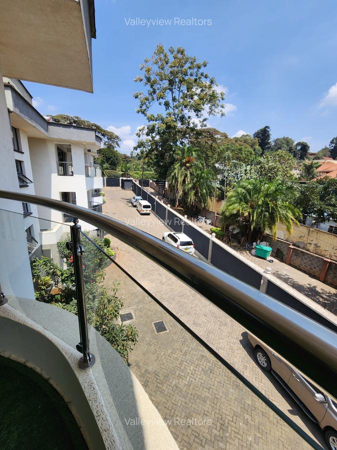 5 Bed Townhouse with En Suite at Lavington - 5