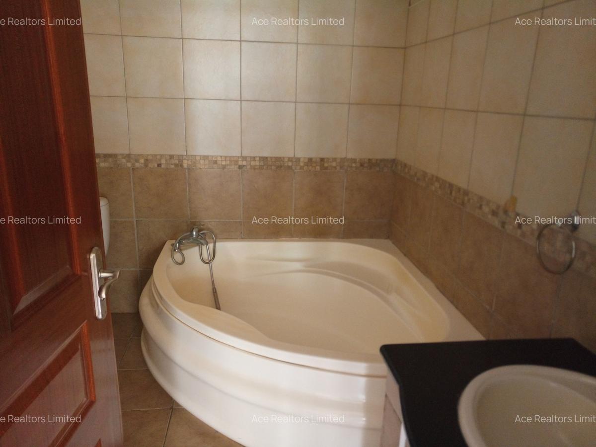 3 Bed Apartment with En Suite at Mbaazi Avenue - 10